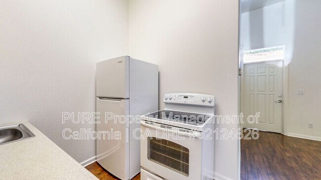 Building Photo - 154 Railroad Ave