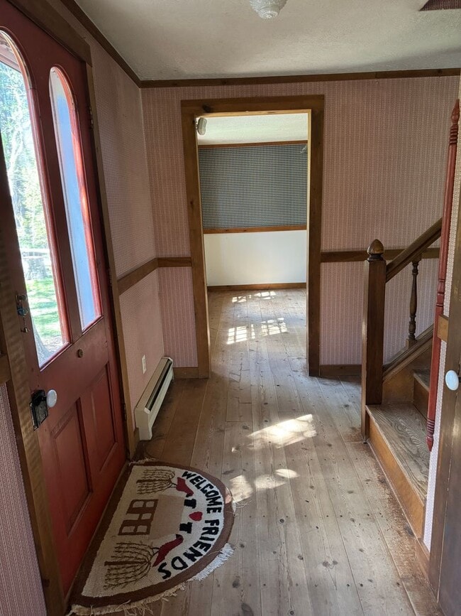 Building Photo - 3 Bedroom, 2.5 Bathroom Home in Cedar Crest