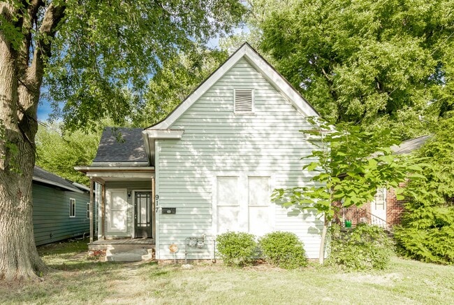 Primary Photo - 917 Watt St