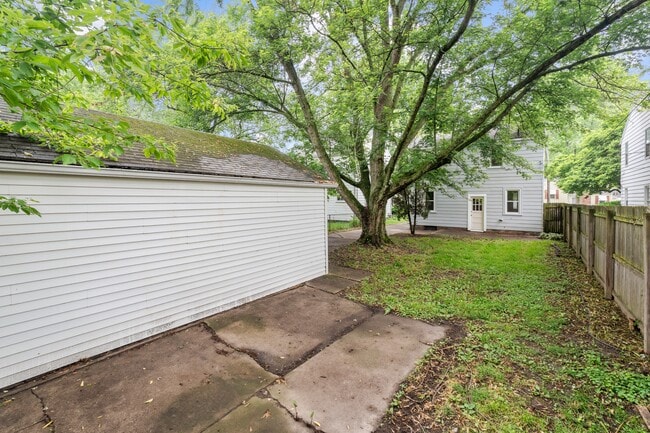 Building Photo - 757 Durango Dr