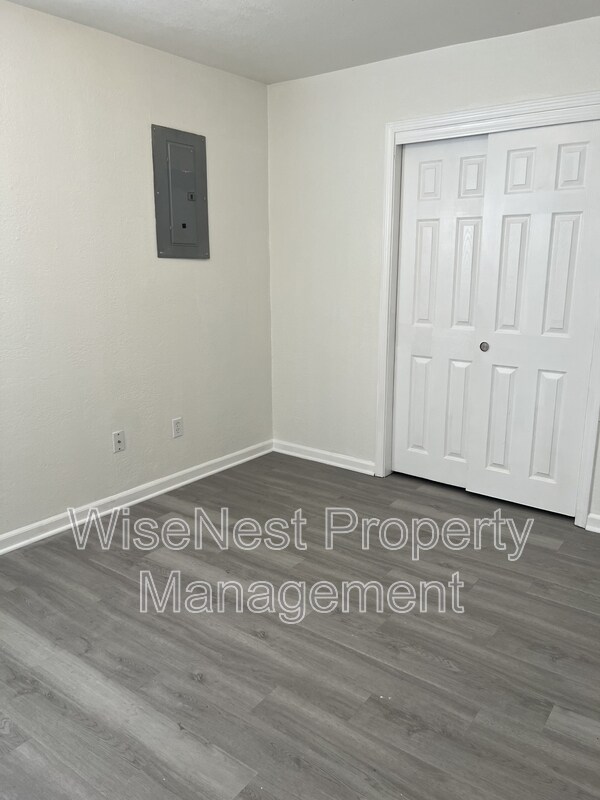 Building Photo - 10804 Newton Ave