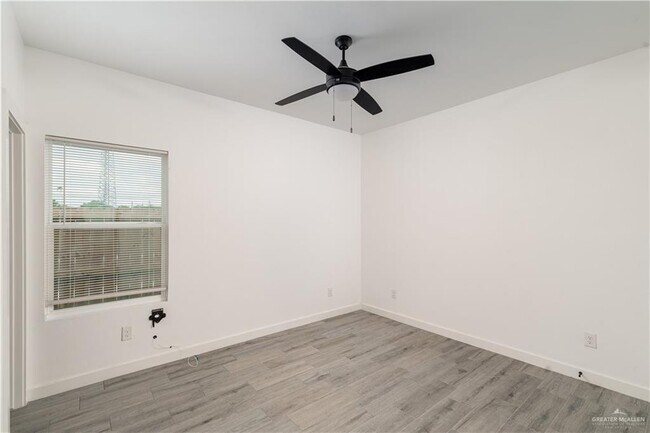 Building Photo - 2509 Mockingbird Rd