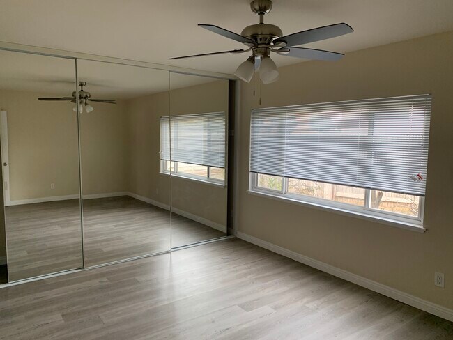 Building Photo - 856 Crystal Creek Ct