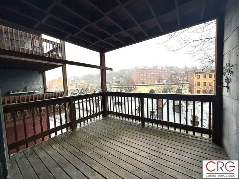 Building Photo - 19 University Rd