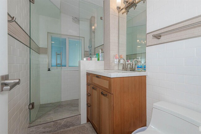 Building Photo - 1936 Harbour Inlet Dr