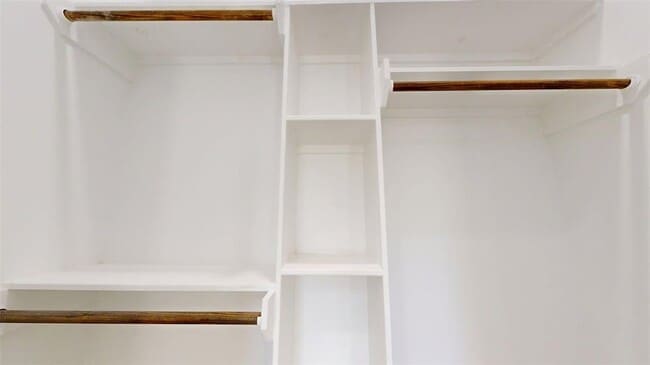 Building Photo - 4867 N Oakland Ln