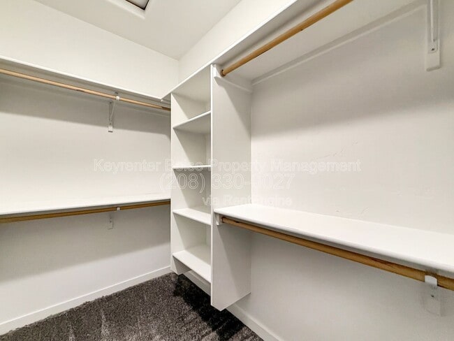 Building Photo - 2115 W Bella Ln