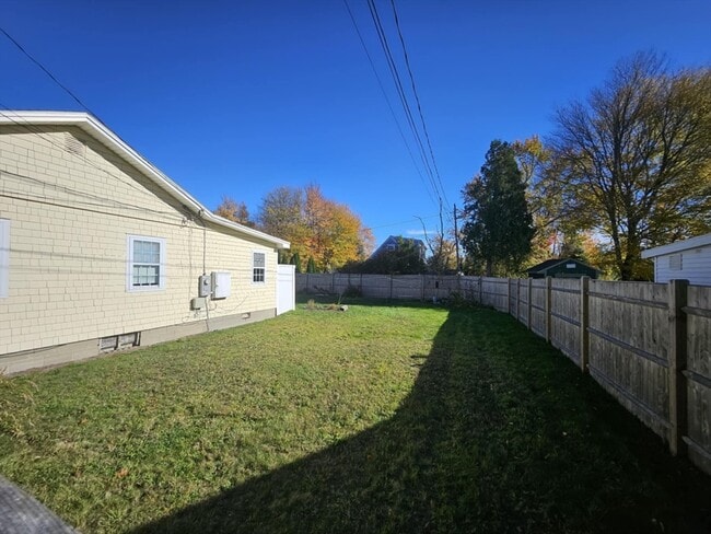 Building Photo - 1037 Ocean St