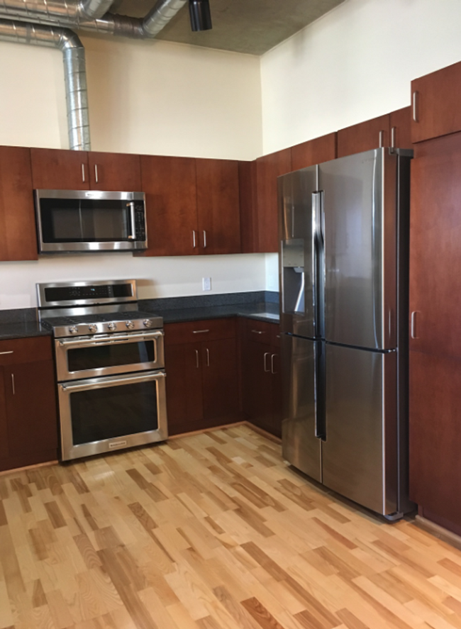 Building Photo - Available May 10th, 2025-Beautiful and Spa...