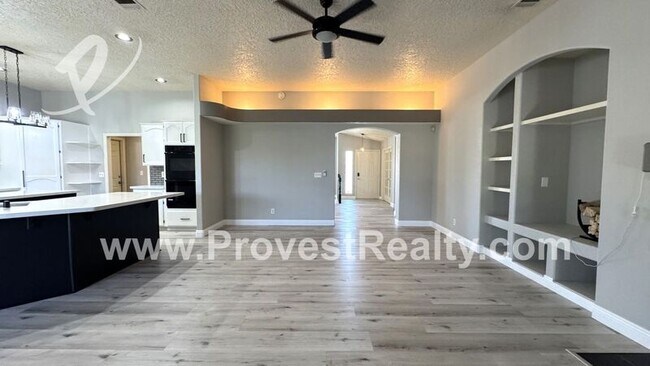 Building Photo - 13858 Rincon Rd