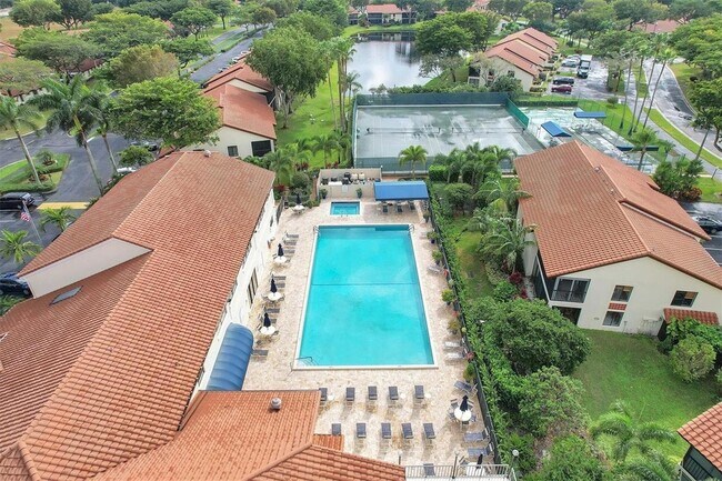 Building Photo - 10615 Ocean Palm Way