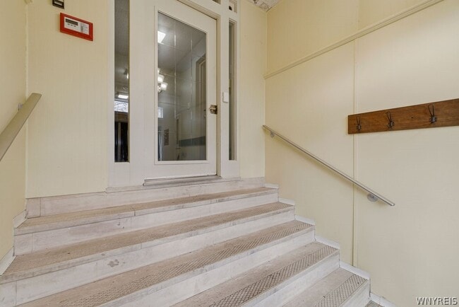 Building Photo - 57 St Johns Parkside