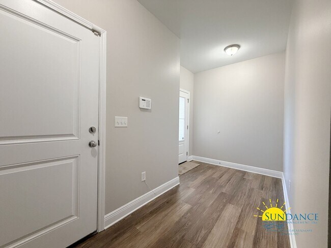 Building Photo - Gorgeous 4 Bedroom Home in Shiloh Place