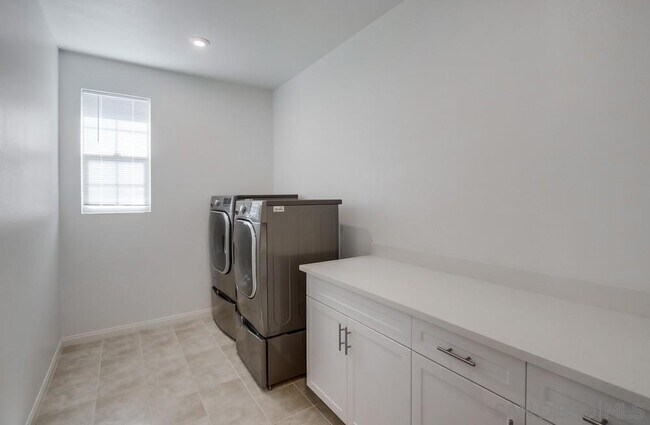Building Photo - 2407 Medley Ln