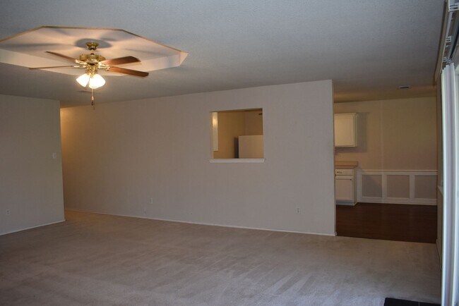 Building Photo - 4bd/2ba house close to shopping and Ft. Hood!