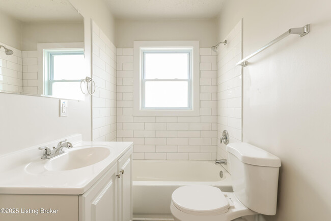 Building Photo - 2525 Coronet Dr