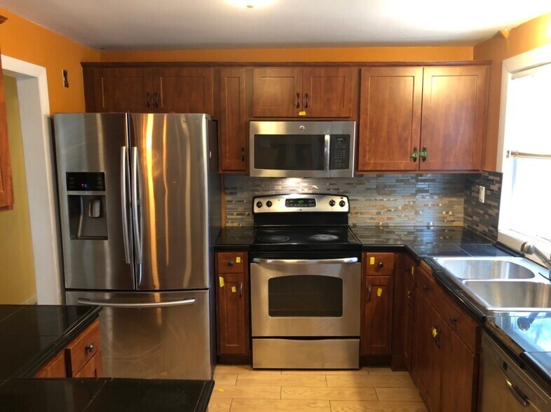 Building Photo - 7 Durkee Rd