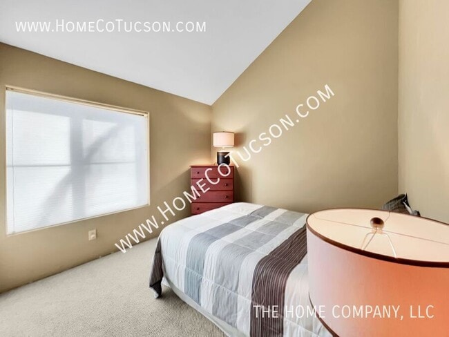 Building Photo - Short Term Furnished Foothills Condo 5675 N Camino Esplendora-2211