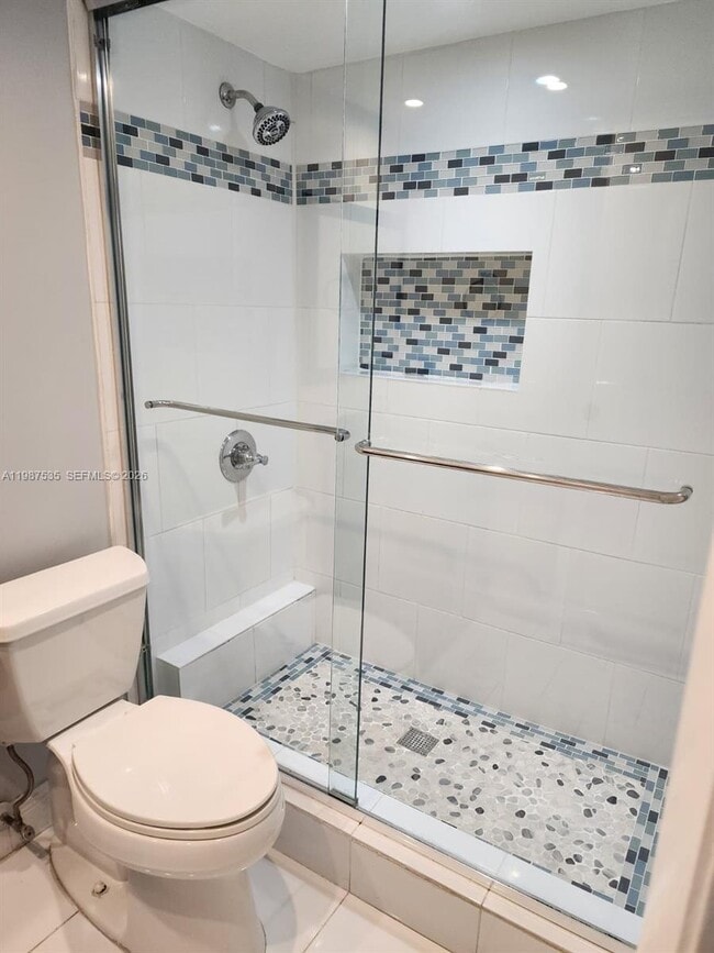 Building Photo - 537 N University Dr