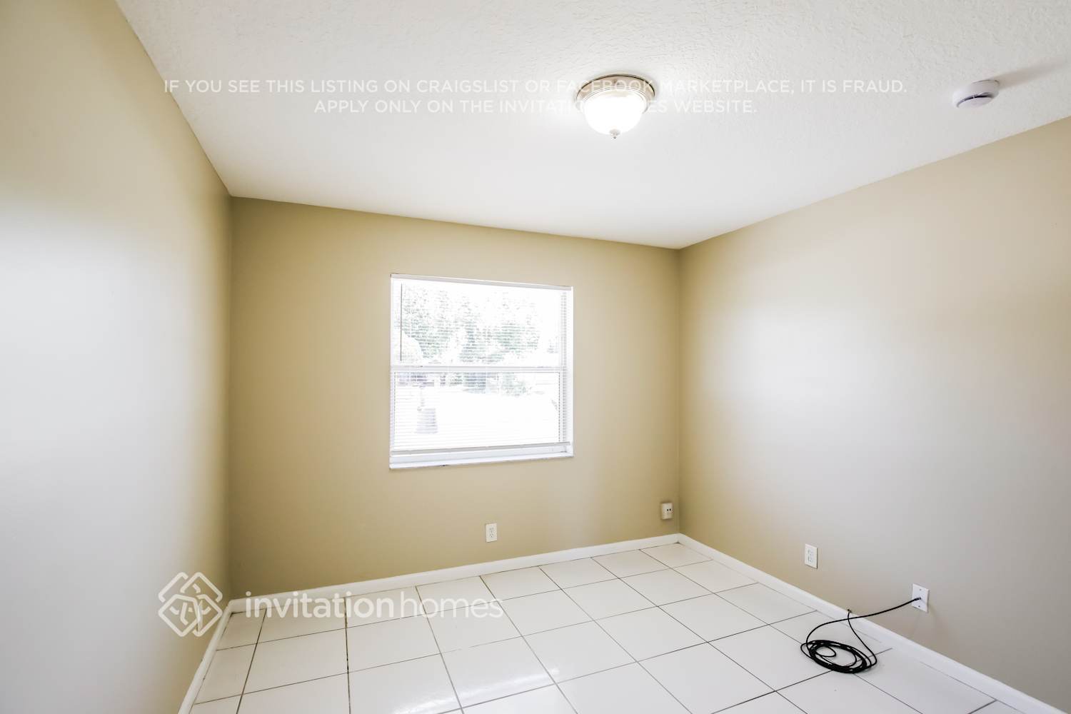 Building Photo - 1672 W Breezy Ln