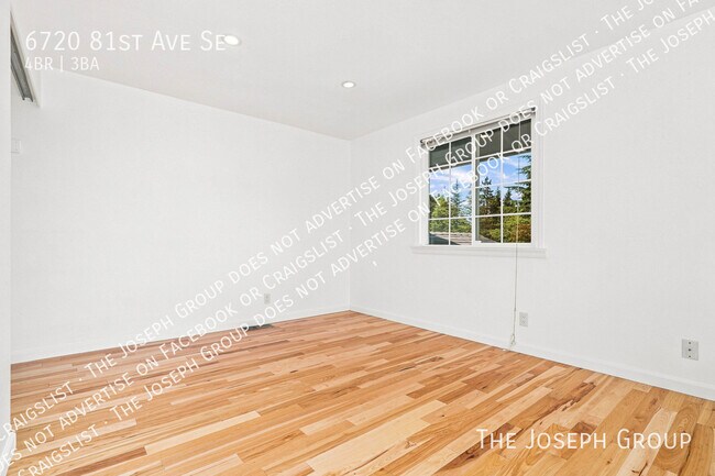 Building Photo - 6720 81st Ave SE