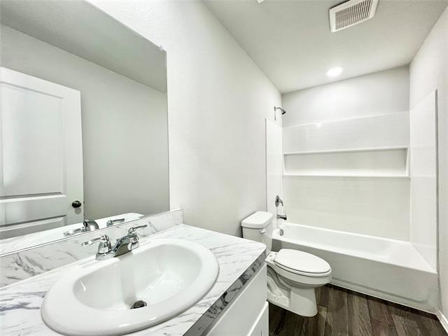 Building Photo - 829 Bluffview Dr