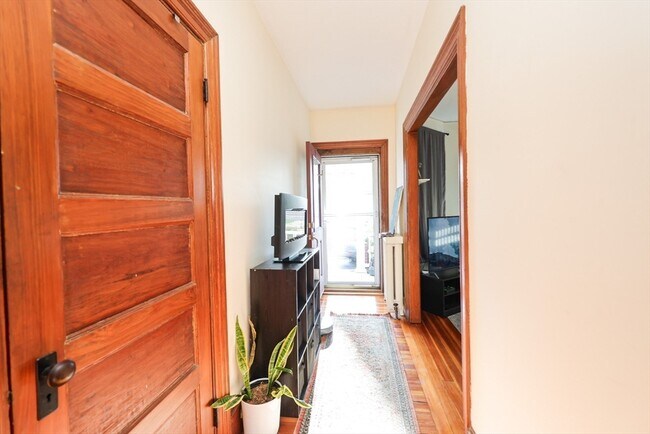 Building Photo - 19 Burton Terrace