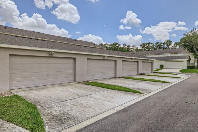 Building Photo - Windermere townhouse