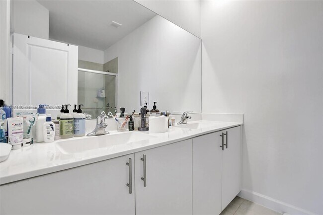 Building Photo - 20492 NW 4th Ave