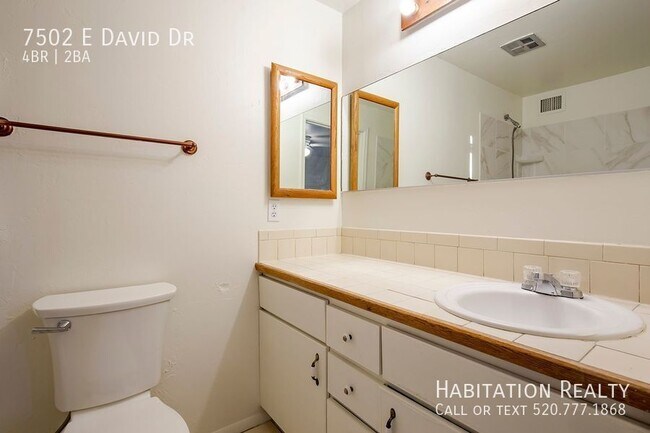 Building Photo - 7502 E David Dr