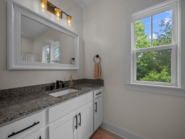 Building Photo - 408 Celtic Ash St