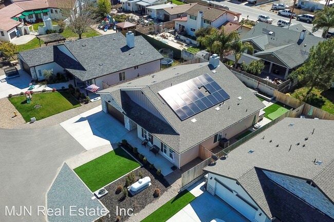 Building Photo - 4 br, 2 bath House - 914 Passion Place