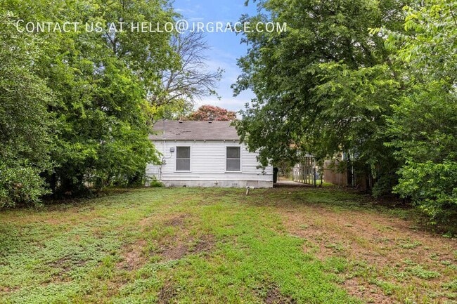 Building Photo - 3616 Live Oak Ave