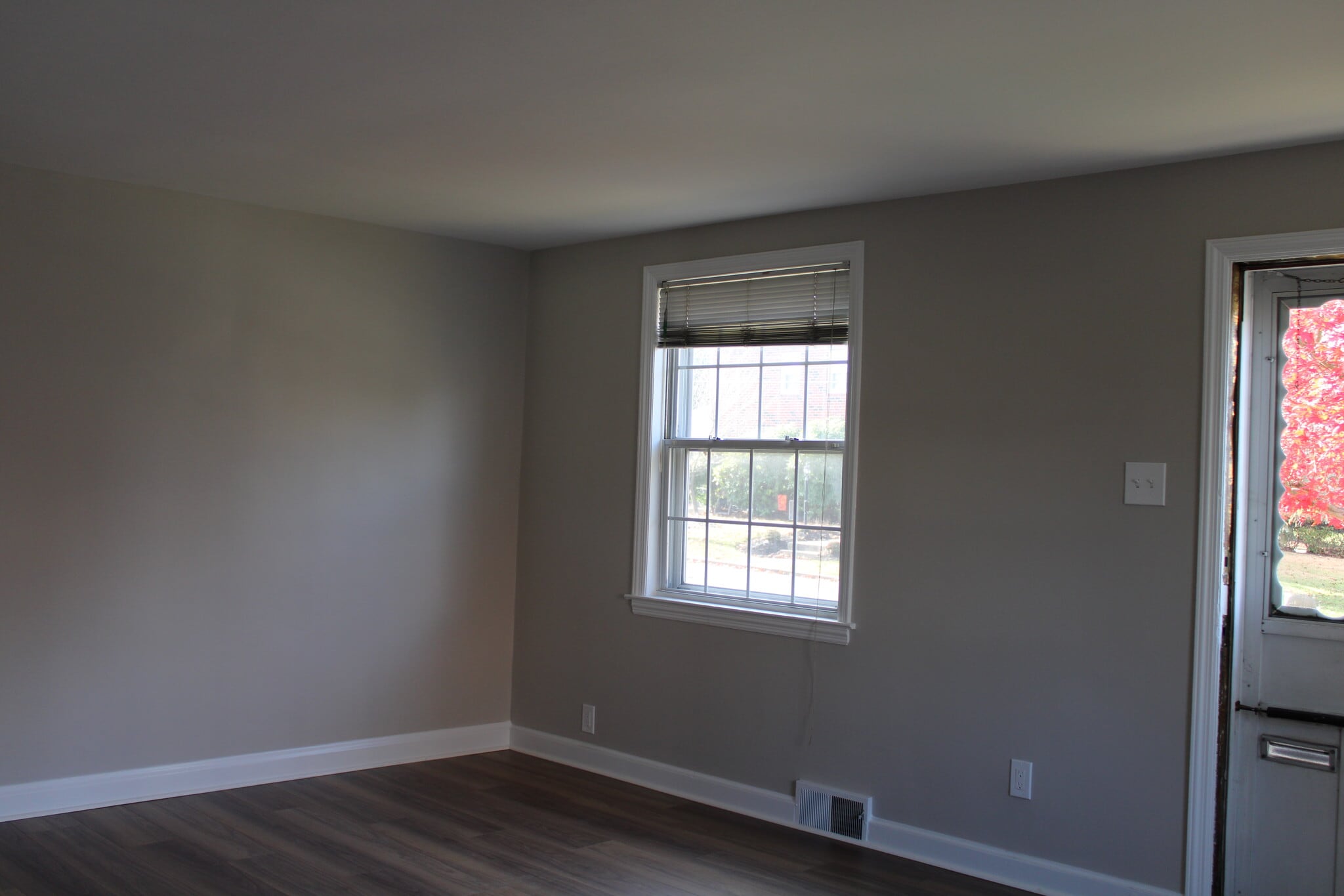 Living room - 1917 Winton Ave