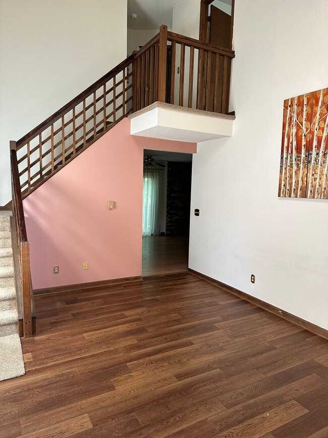 Primary Photo - Spacious State College townhouse available...