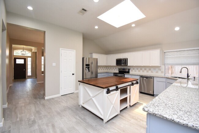 Building Photo - 23122 Beech Canyon Dr