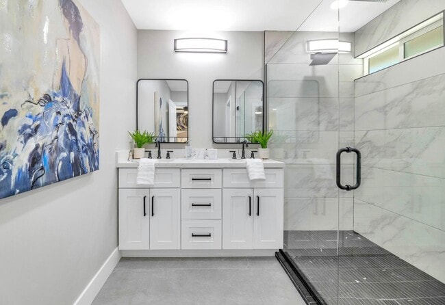 Building Photo - 7509 N Vía Del Elemental