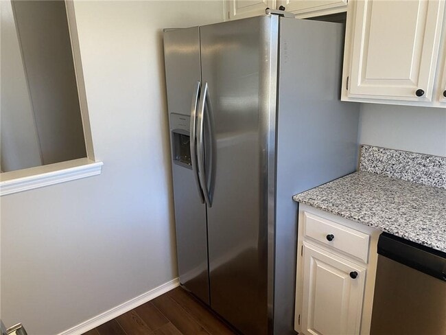 Building Photo - 415 S 20th St