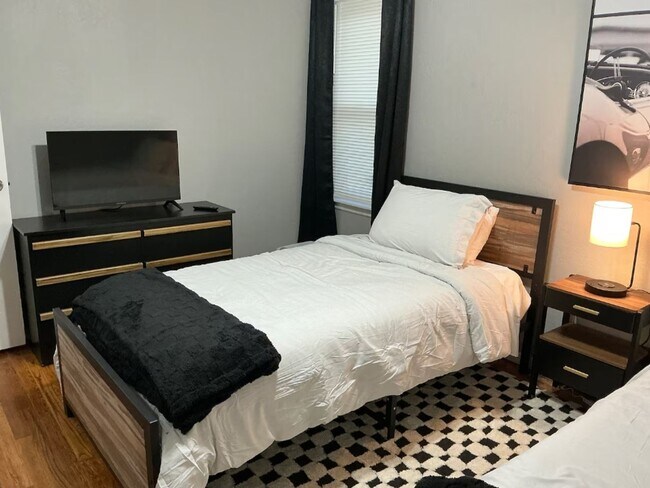 Building Photo - Rental in Midwest City