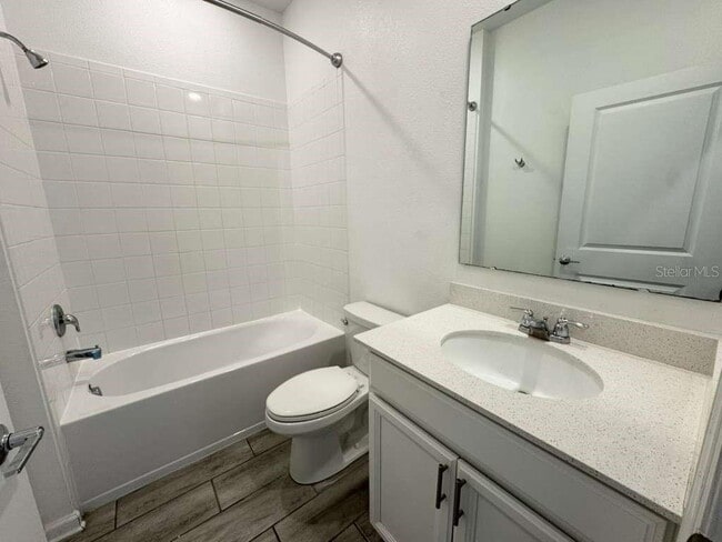 Building Photo - 1180 Saguaro St