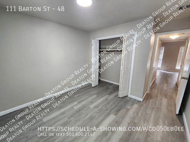 Building Photo - 111 Barton St