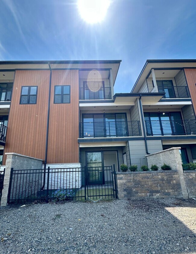 Building Photo - 4757 Kona Dr