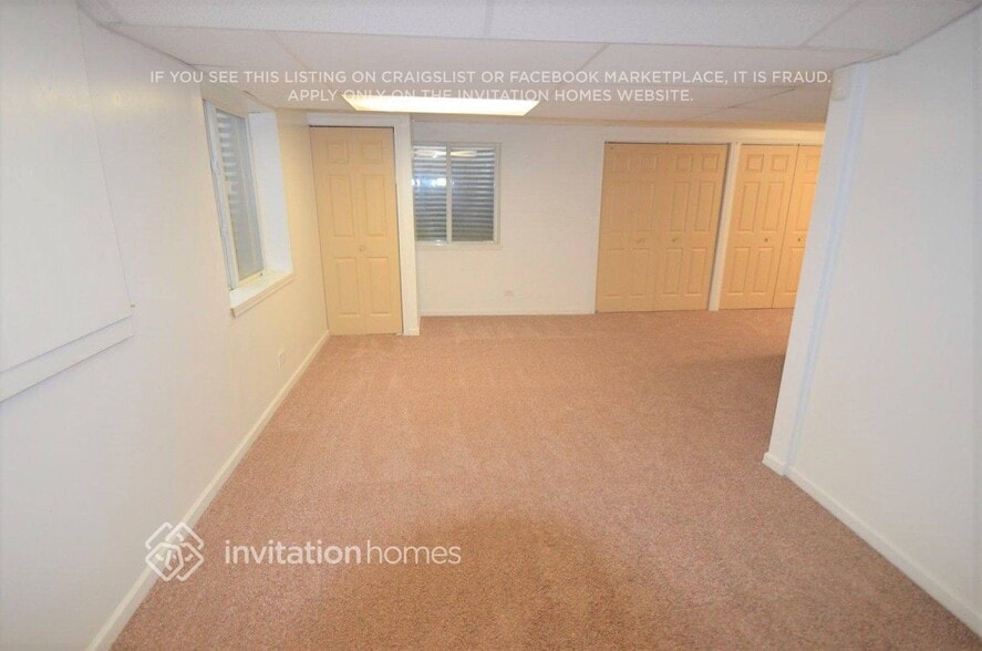 Building Photo - 1941 Royal Ln