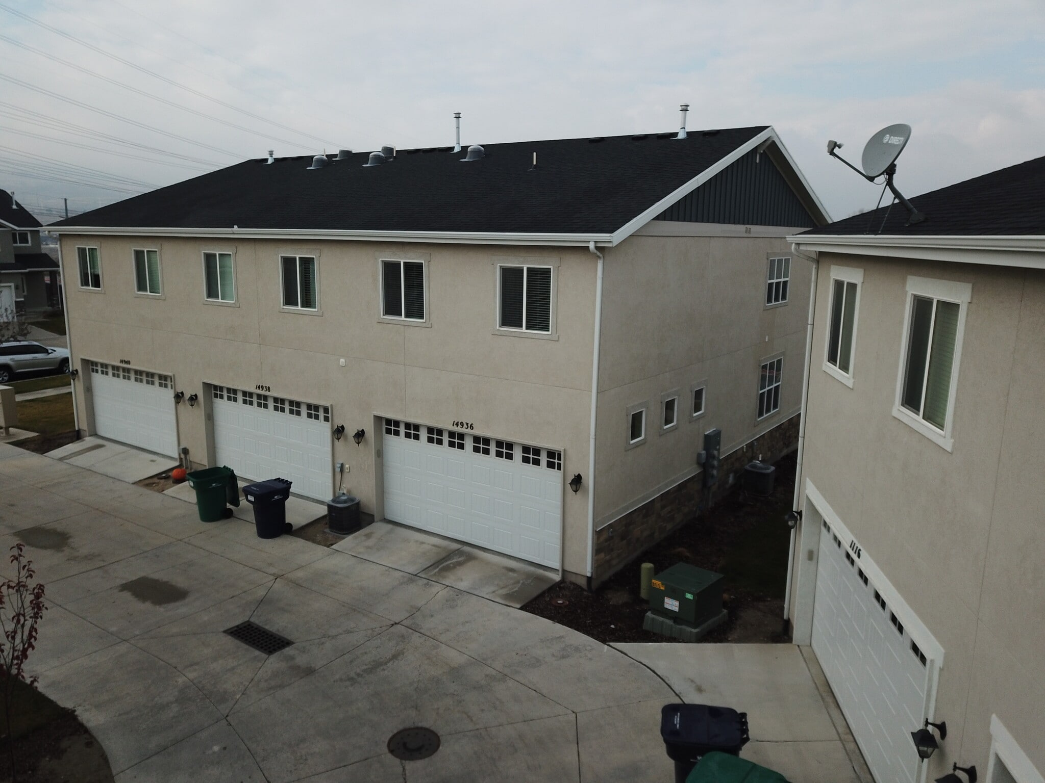 Building Photo - 14936 S Emerald Pools Ln