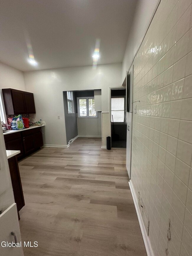 Building Photo - 224 5th Ave