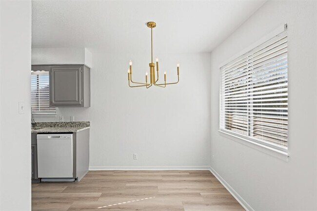 Building Photo - 2313 Paul Revere St