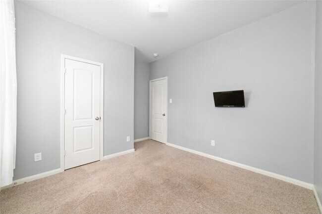 Building Photo - 12054 Fairquarter Ln