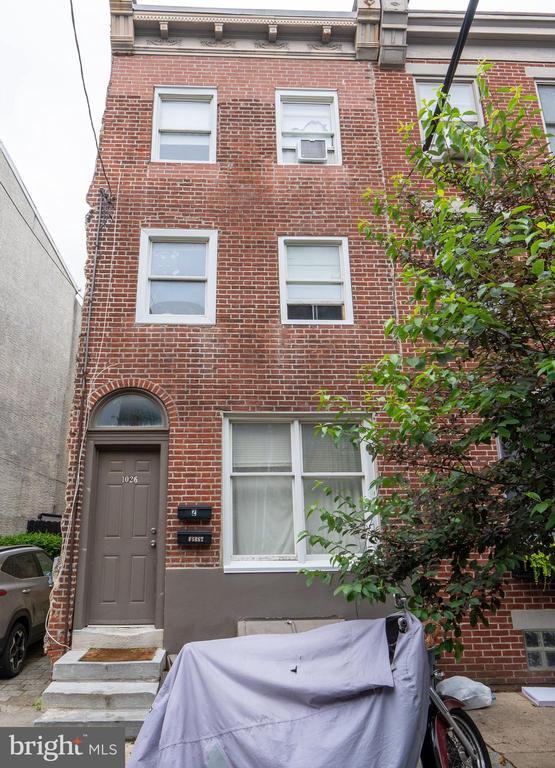 Building Photo - 1026 S Randolph St