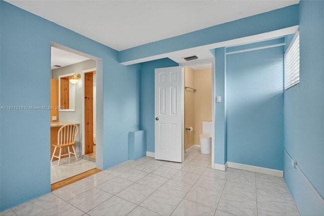 Building Photo - 4820 NE 1st Terrace