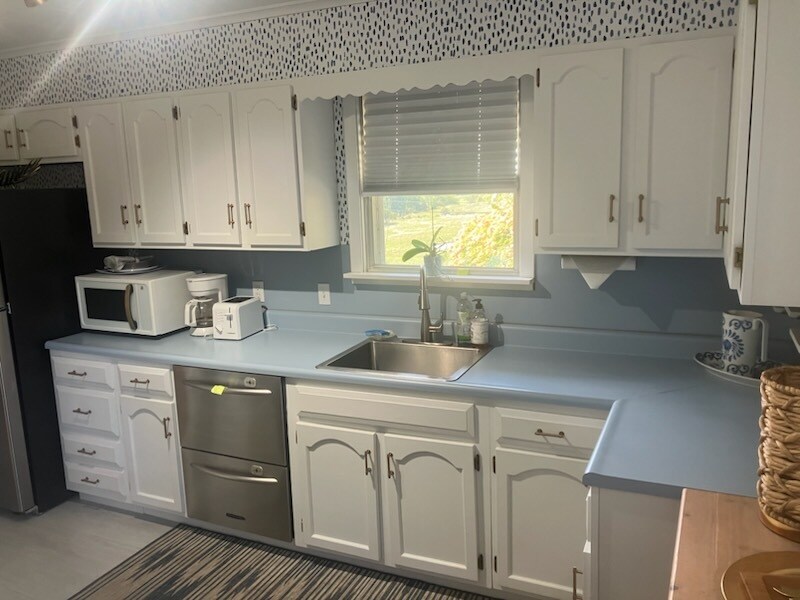 Building Photo - 56 Anthony Rd